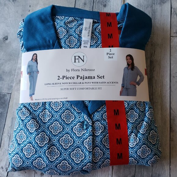 NWT - FN By Flora Nikrooz Women's 2 Pieces Soft Notch Collar Pajama Set – Size M - Picture 1 of 7